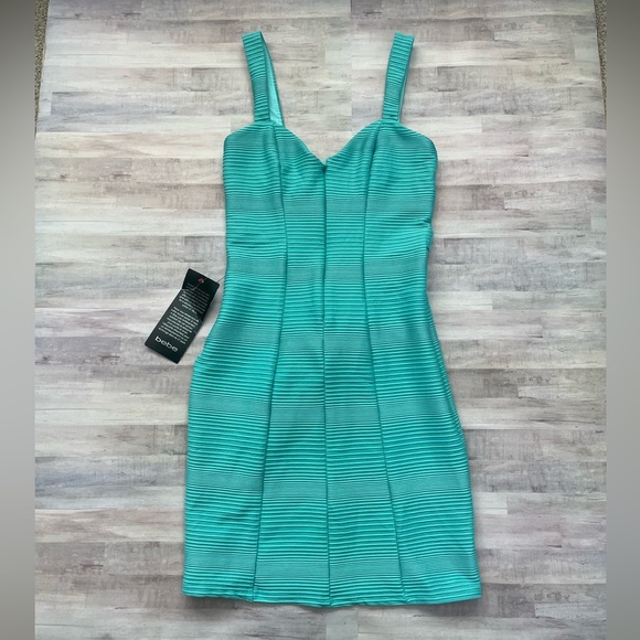 Bebe NWT Women’s Side Cut Out Fitted Dress Size XS - Picture 1 of 4